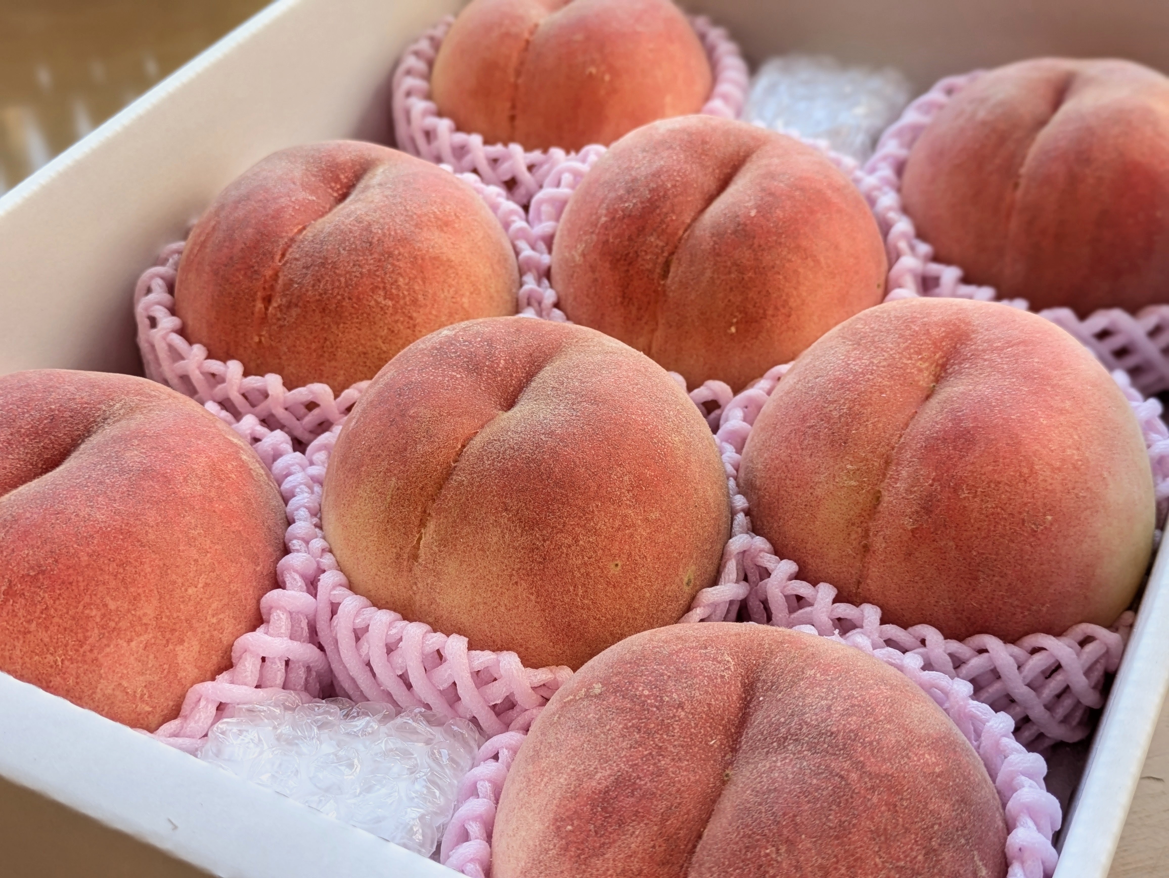 特秀 さくら白桃 約3㎏ 8〜10玉入｜山形のさくらんぼ通販なら「佐藤錦